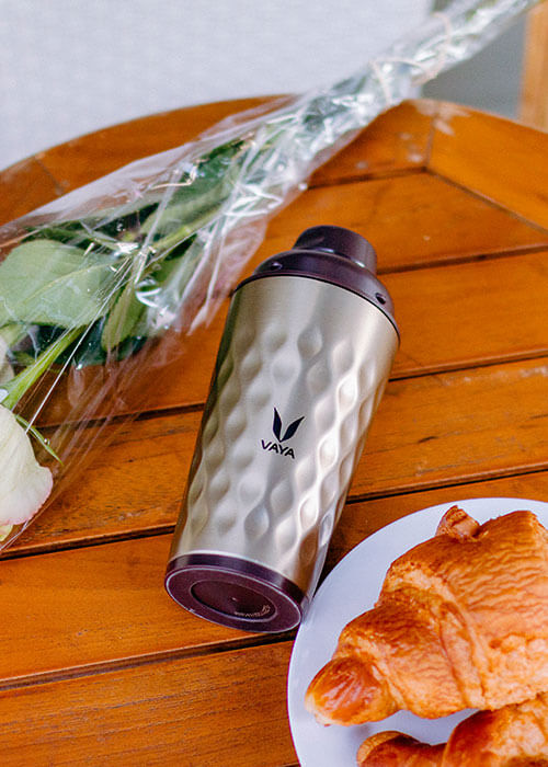 vaya drynk size 11.8 fl.oz